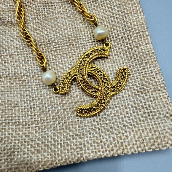 Chanel CC Necklace - Picture 3 of 7